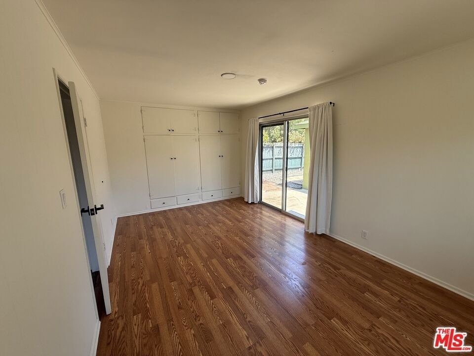 802 Superba Avenue - Photo 15