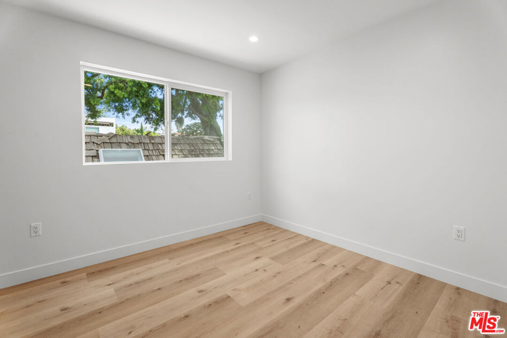 2154 Patricia Avenue - Photo 3