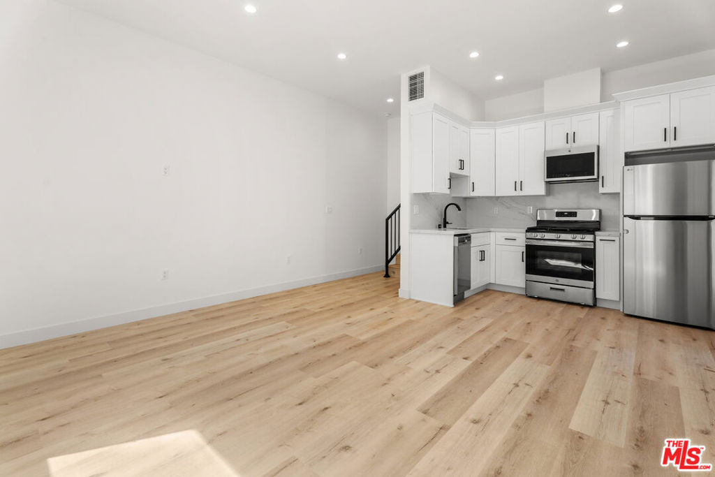 2154 Patricia Avenue - Photo 0