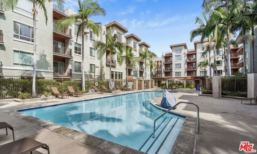 100 S Alameda Street - Photo 0