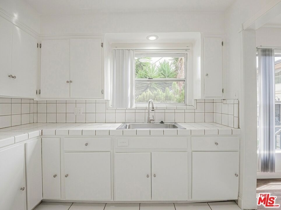 3370 W 83rd Street - Photo 3