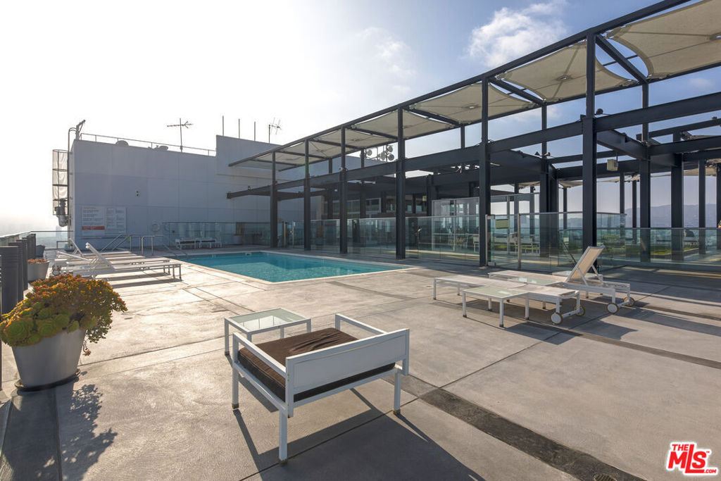 3810 Wilshire Boulevard - Photo 16