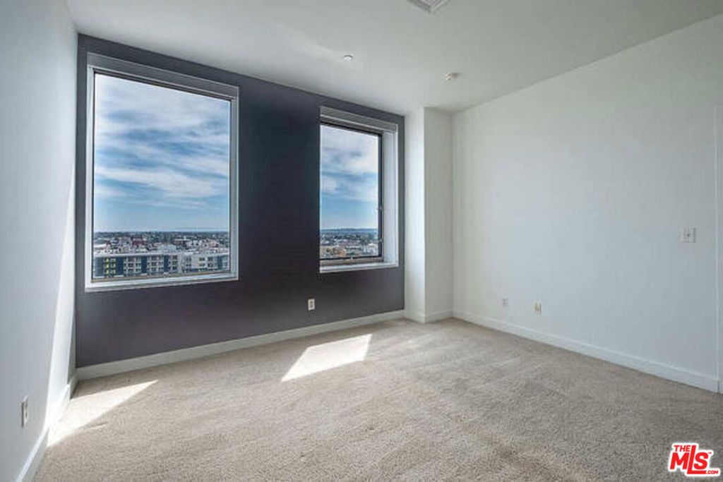 3810 Wilshire Boulevard - Photo 10