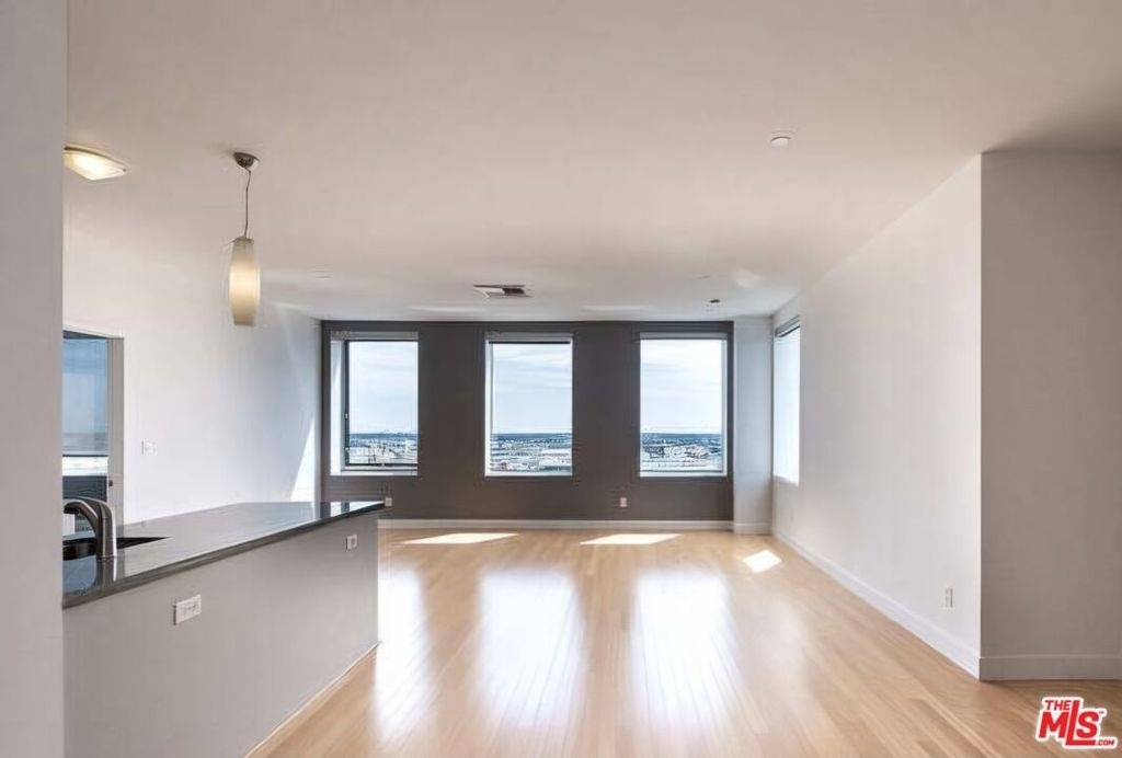 3810 Wilshire Boulevard - Photo 5