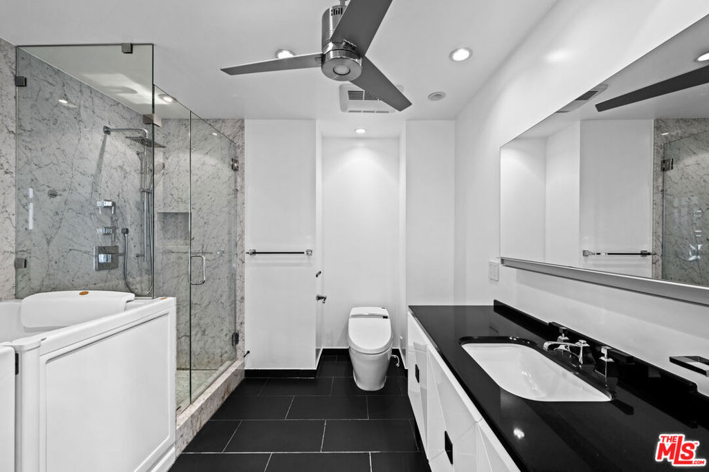 4267 Marina City Dr - Photo 42