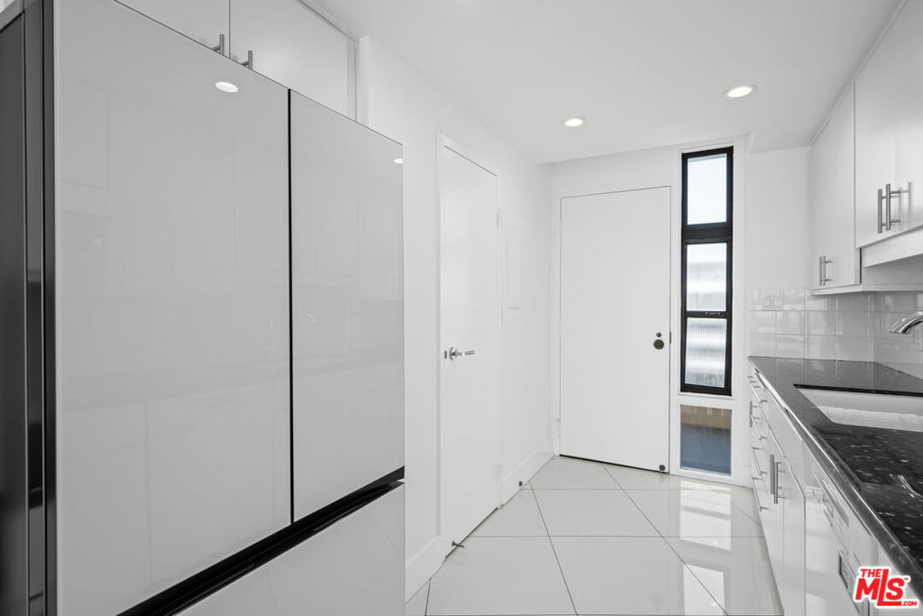 4267 Marina City Dr - Photo 17