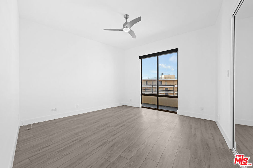 4267 Marina City Dr - Photo 24