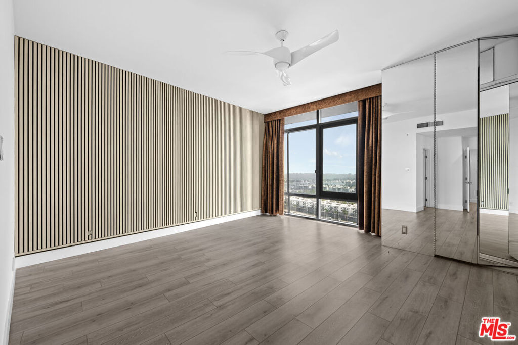 4267 Marina City Dr - Photo 36