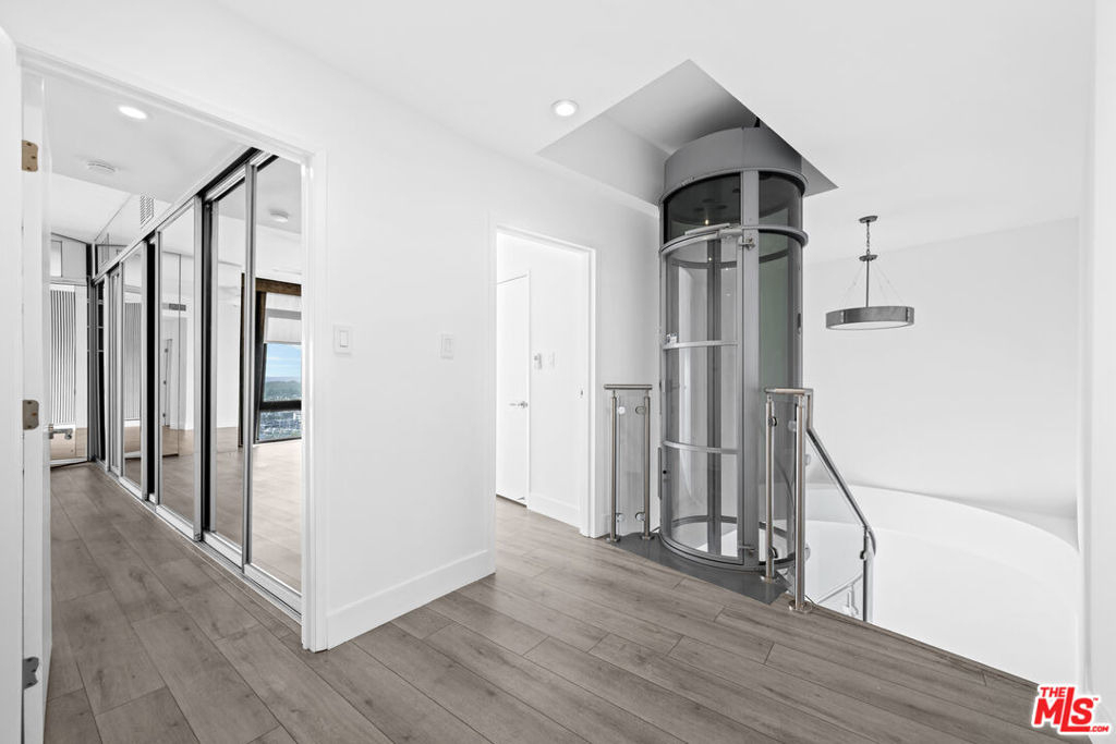 4267 Marina City Dr - Photo 27