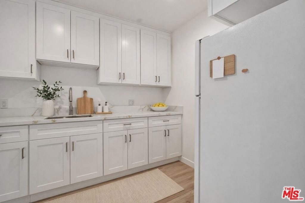 1827 N Van Ness Avenue - Photo 5