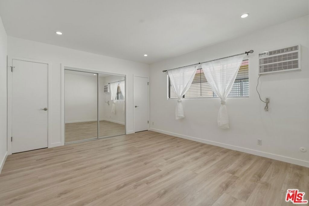 1827 N Van Ness Avenue - Photo 4