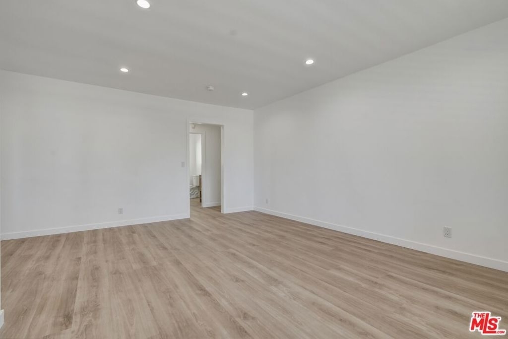 1827 N Van Ness Avenue - Photo 13