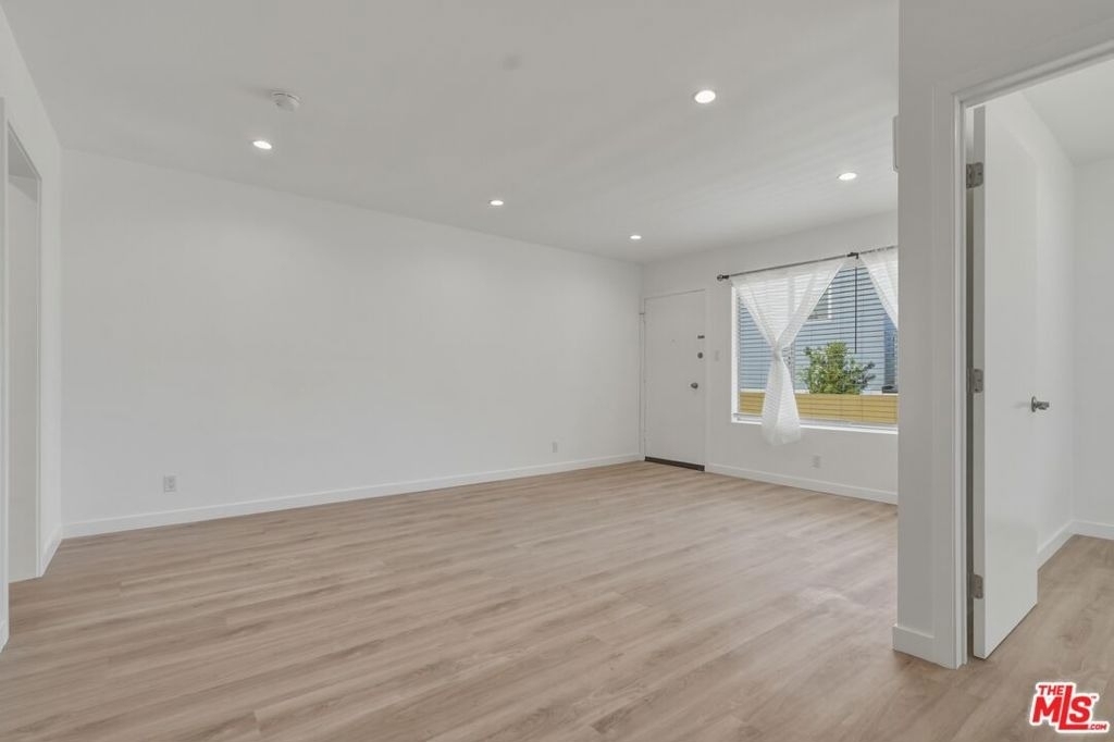 1827 N Van Ness Avenue - Photo 16