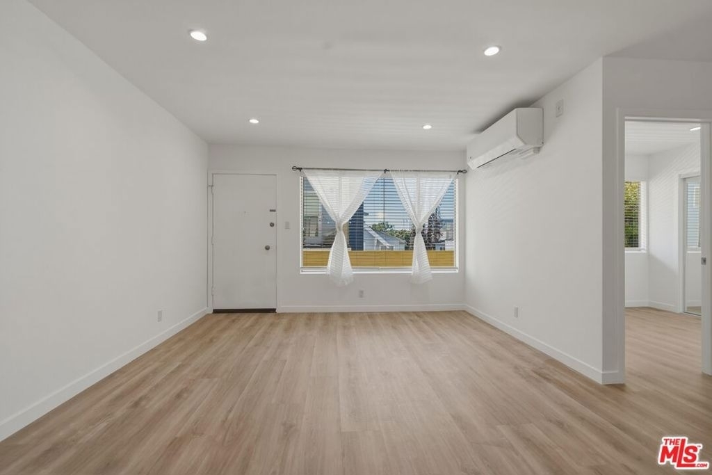 1827 N Van Ness Avenue - Photo 15