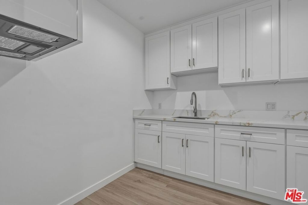 1827 N Van Ness Avenue - Photo 17