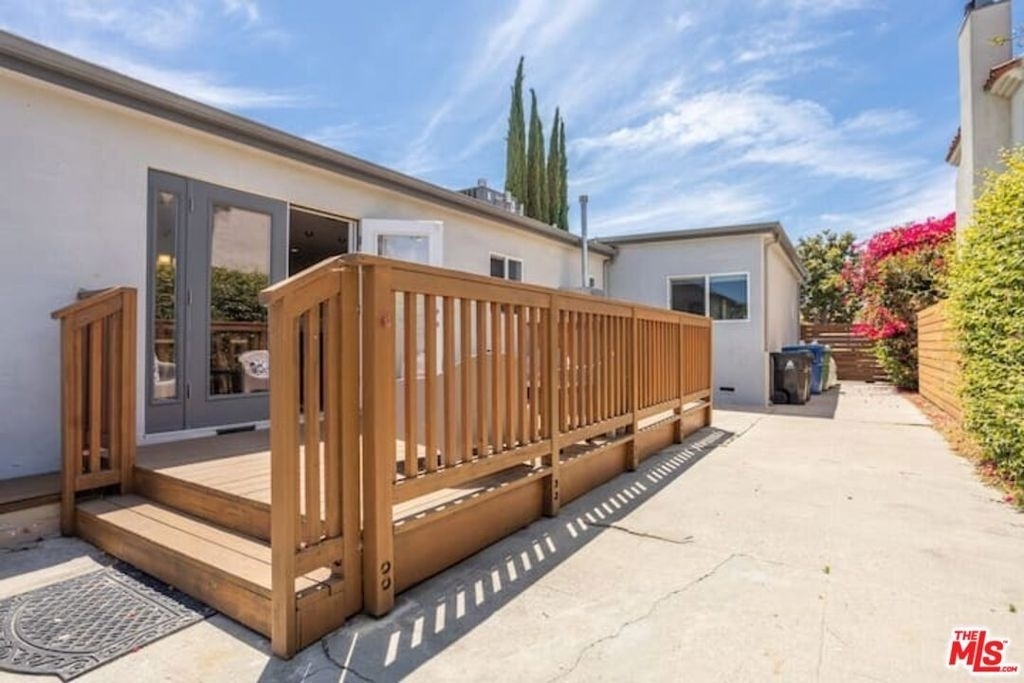 1610 S Hayworth Avenue - Photo 25