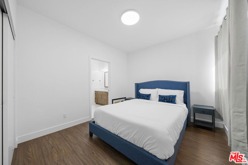 1610 S Hayworth Avenue - Photo 16