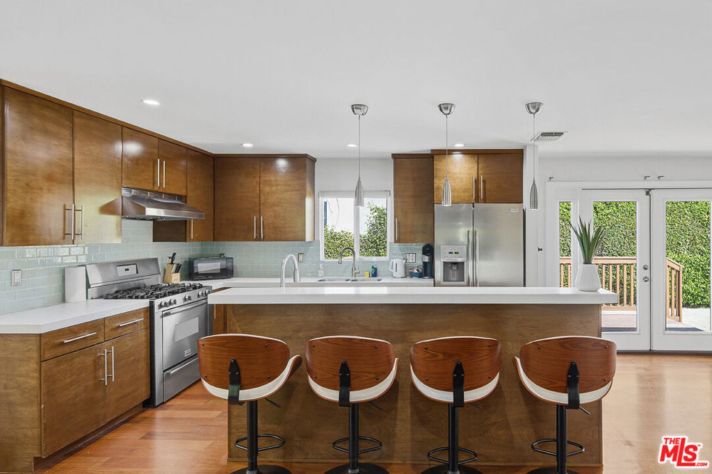 1610 S Hayworth Avenue - Photo 21