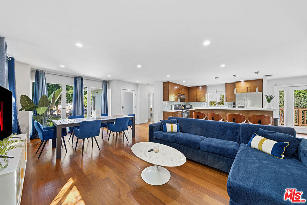 1610 S Hayworth Avenue - Photo 19