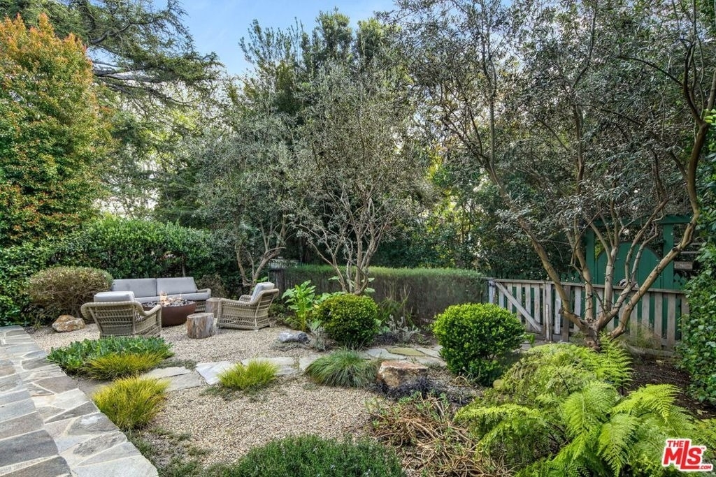 821 Nowita Place - Photo 2