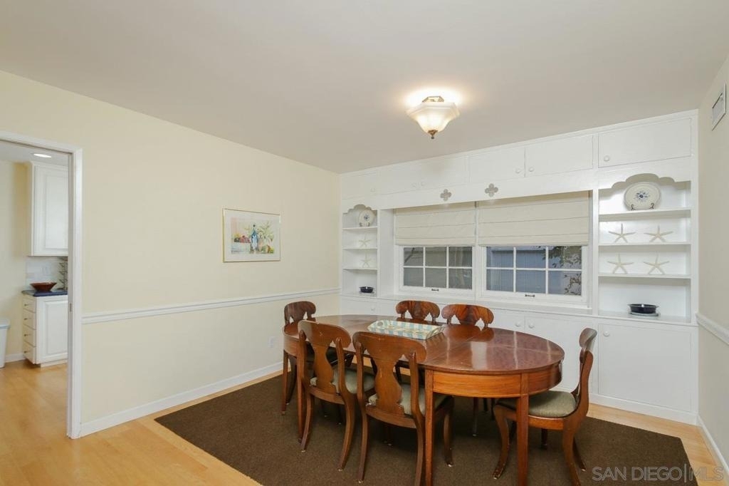 1045 Adella - Photo 3