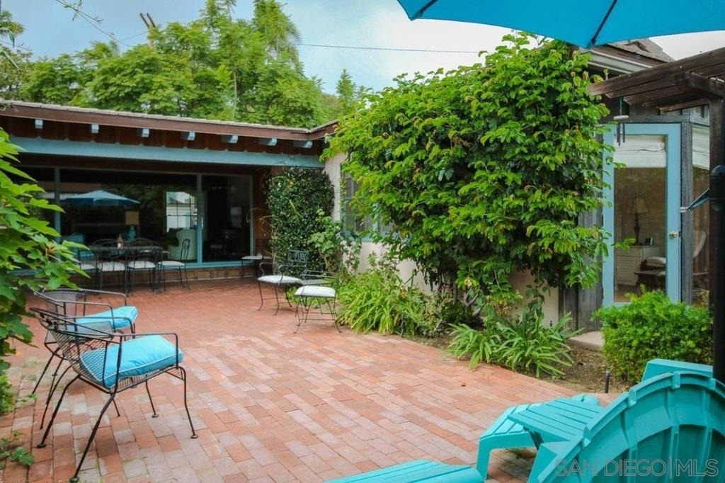 1045 Adella - Photo 14
