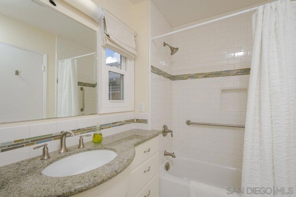 1045 Adella - Photo 16