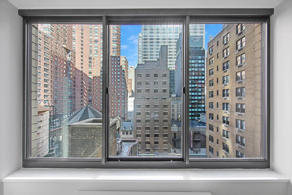 235 West 48th Street - Photo 10