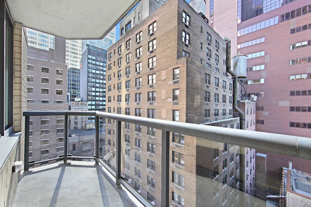 235 West 48th Street - Photo 9