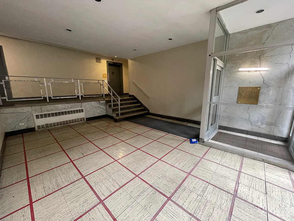 35-15 Leverich Street - Photo 6
