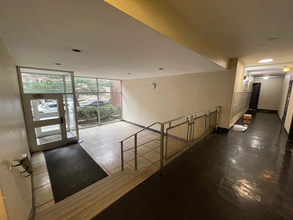 35-15 Leverich Street - Photo 7