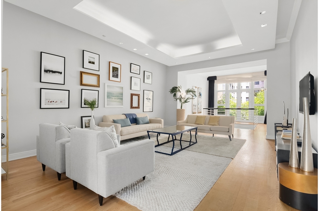 235 E 72nd St - Photo 1