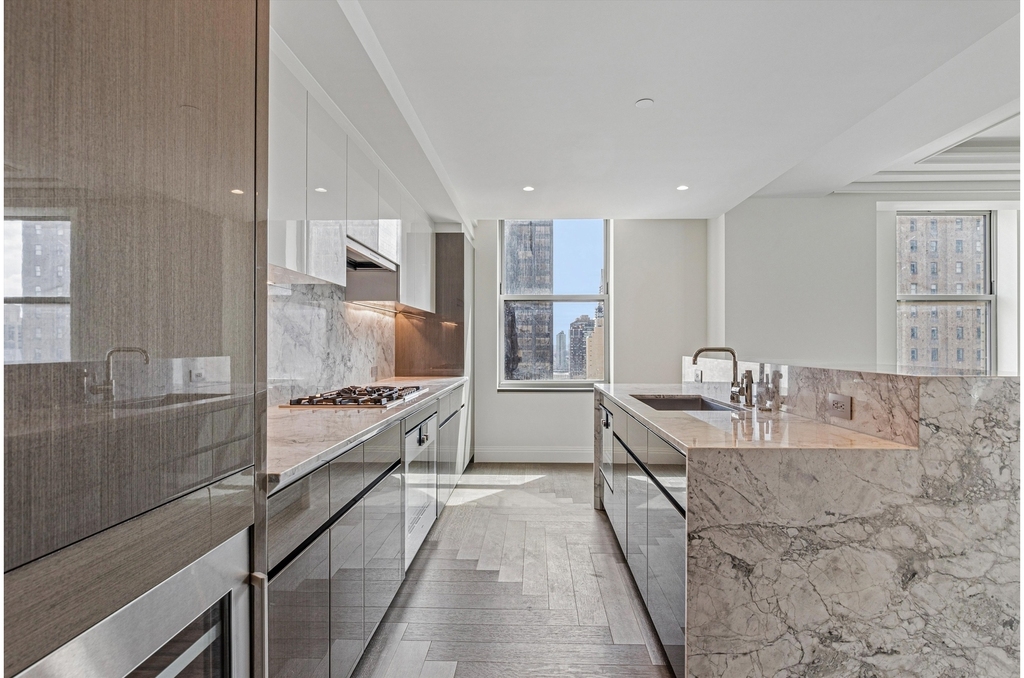 303  Park Ave - Photo 3