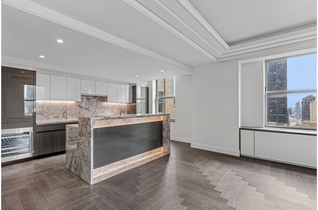303  Park Ave - Photo 2