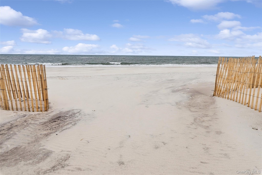 473 Dune Road - Photo 8