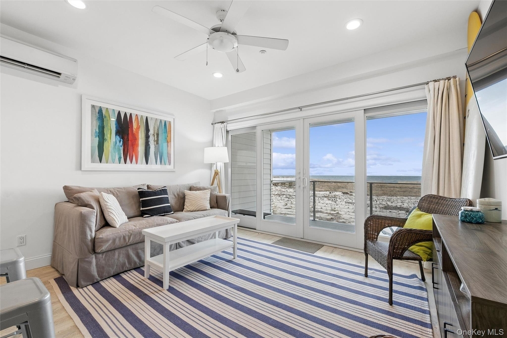 473 Dune Road - Photo 0