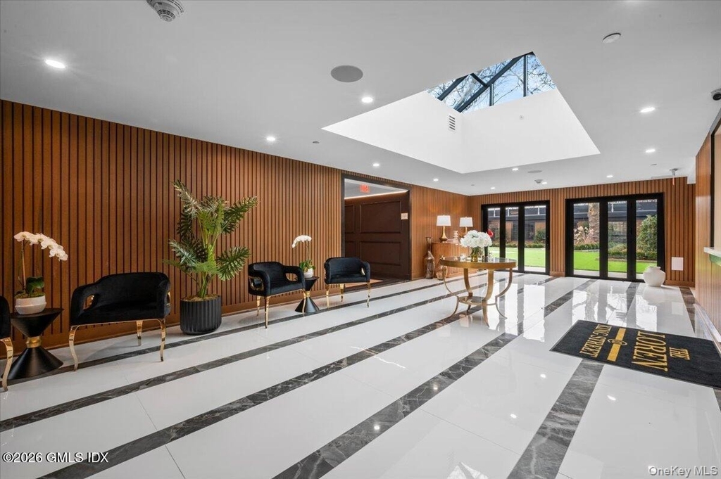 1188 King - Photo 2