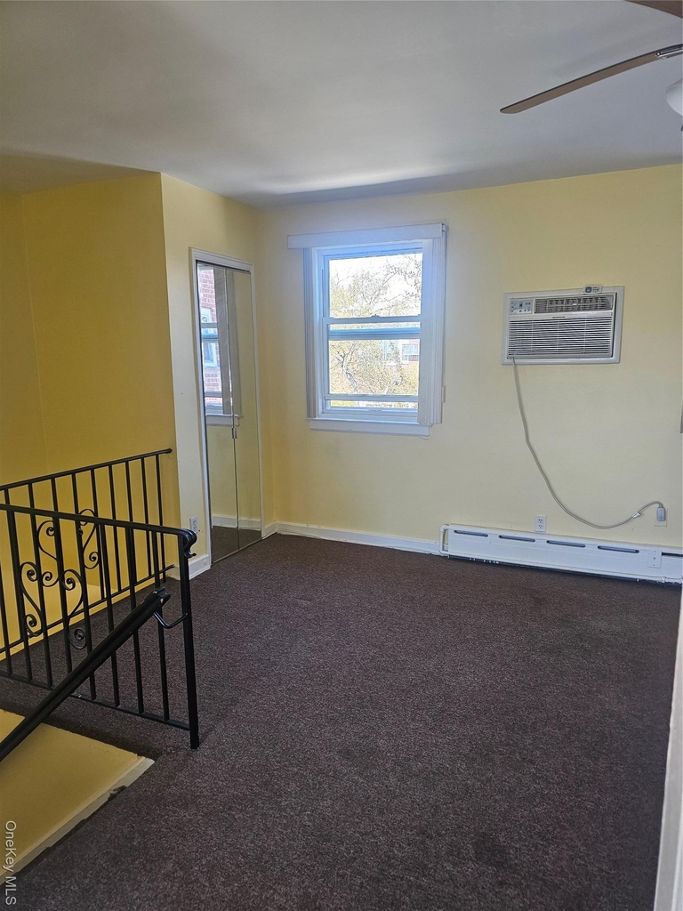76-37 Commonwealth Boulevard - Photo 3
