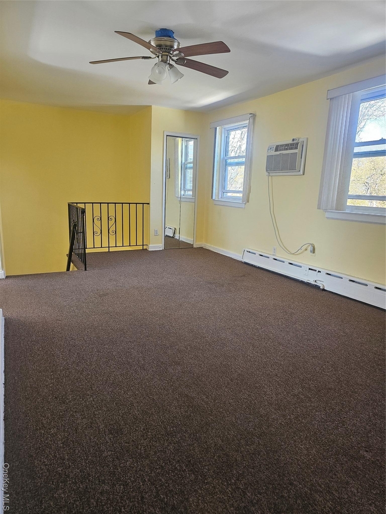 76-37 Commonwealth Boulevard - Photo 7