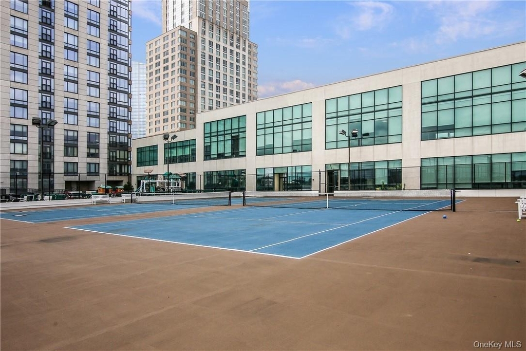 10 City Place - Photo 20
