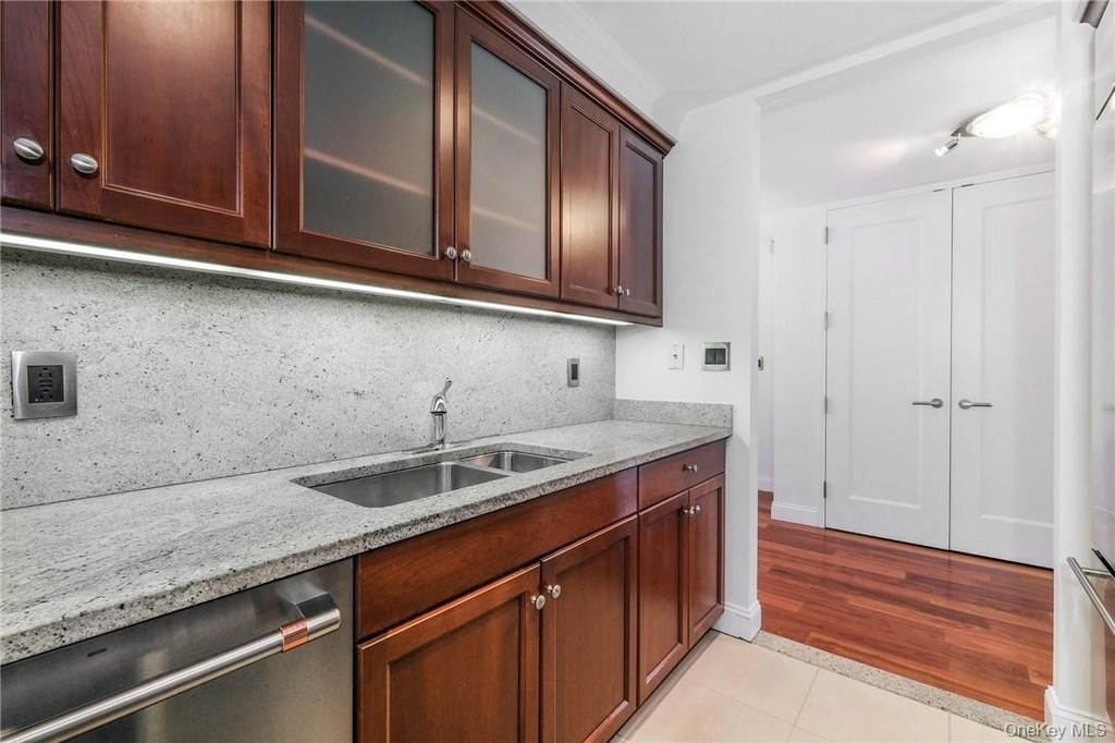 10 City Place - Photo 6