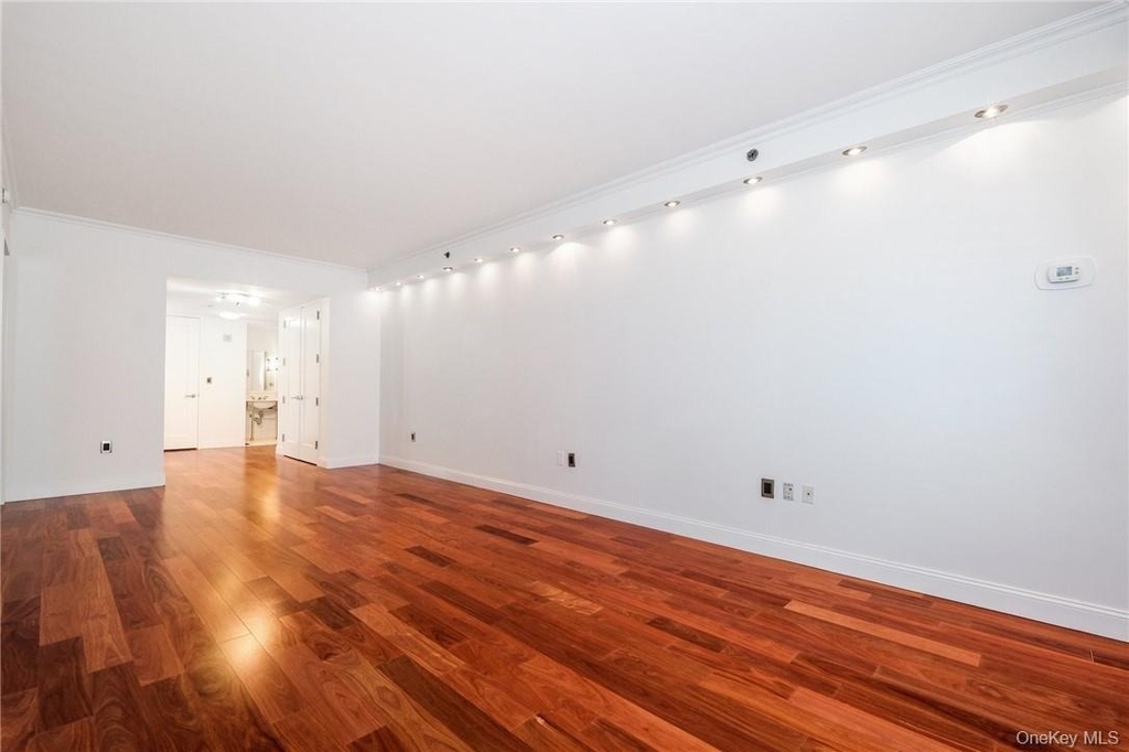 10 City Place - Photo 2
