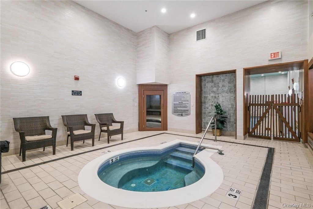 10 City Place - Photo 24