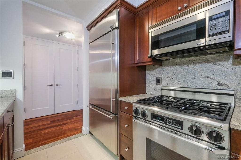 10 City Place - Photo 5