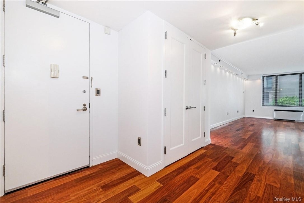 10 City Place - Photo 3