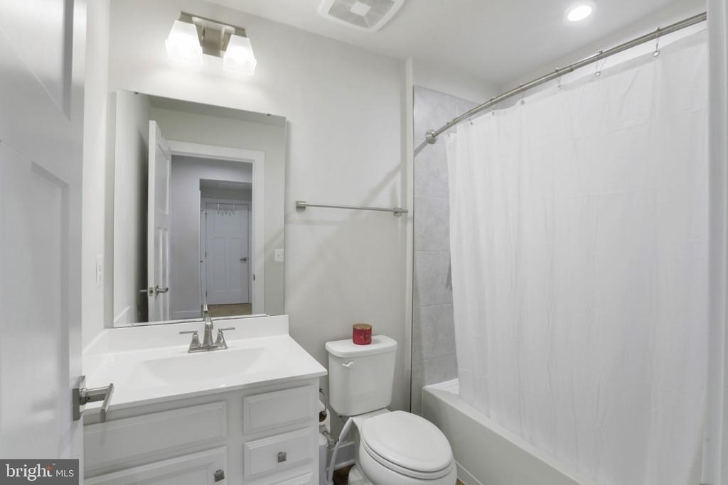 43011 Prophecy Terrace - Photo 16