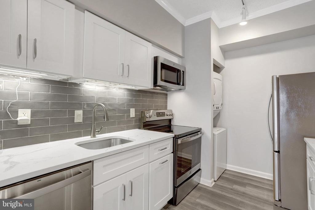1211 S Eads Street - Photo 4