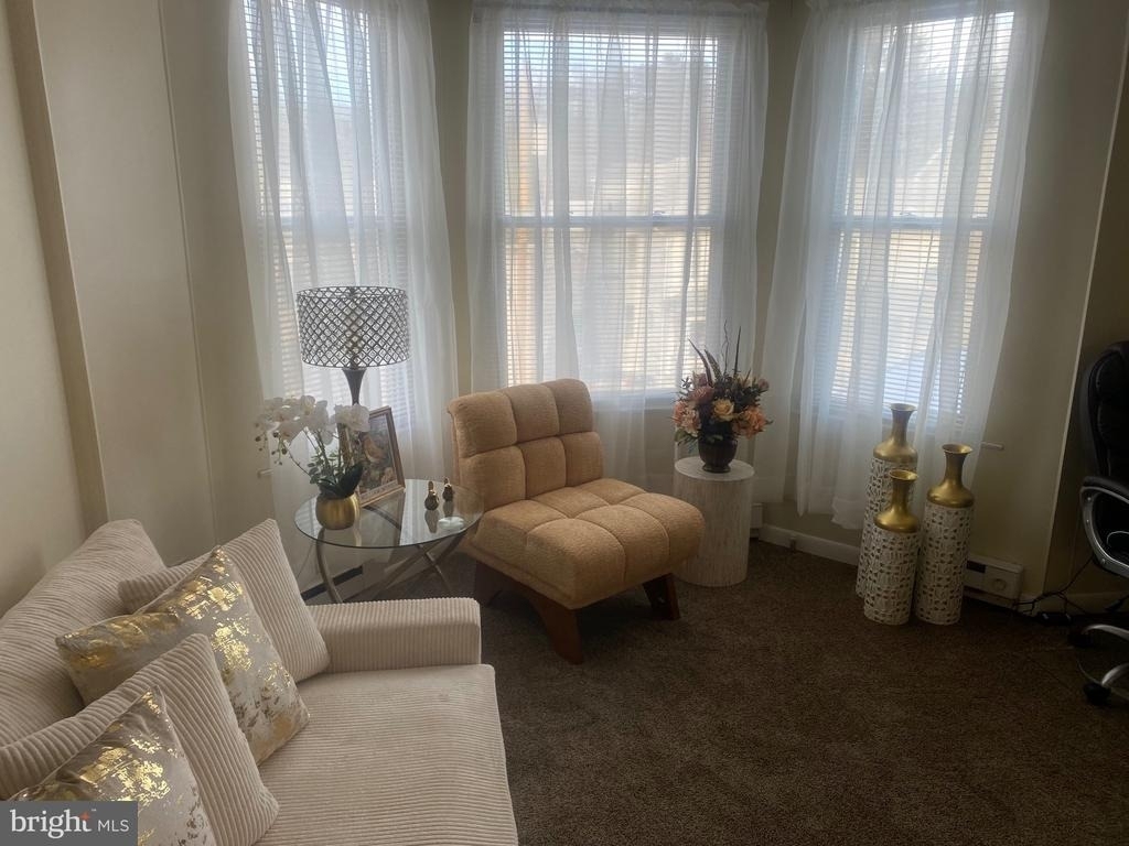 448 E Broad Street - Photo 1