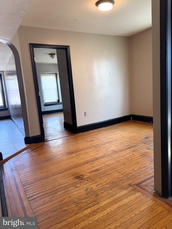248 248 W Olney Ave - Photo 3