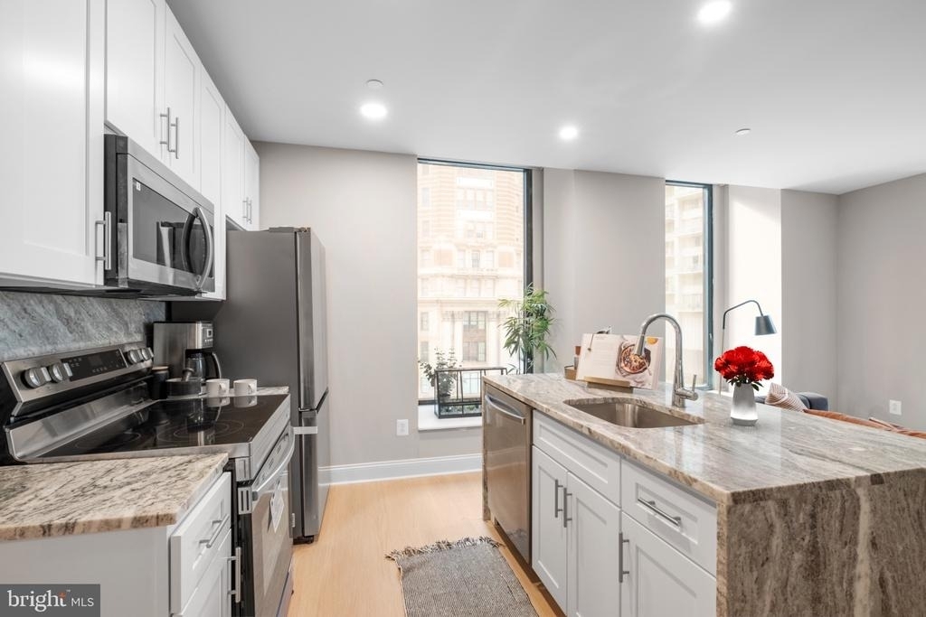 1601 Cherry Street - Photo 2